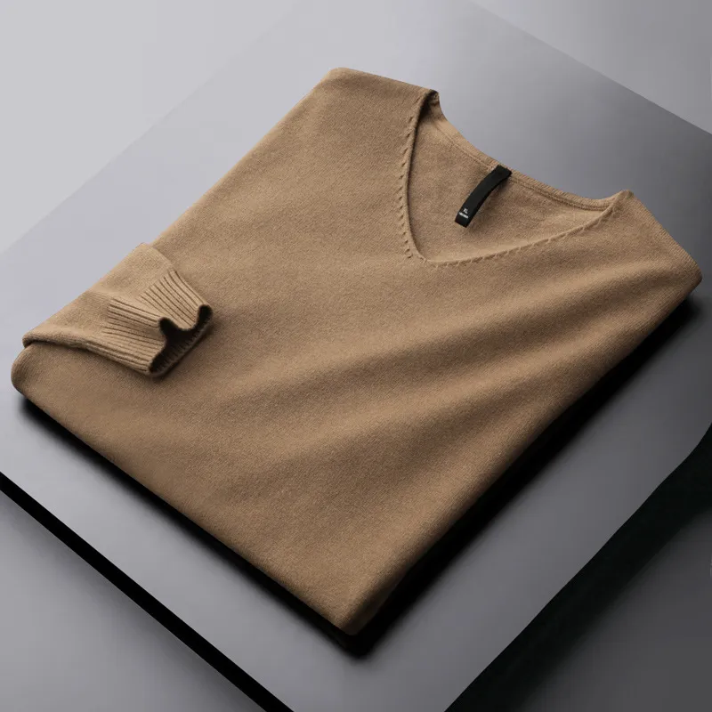 WEGE wege wege.ae wege.store shop e-commerce store online shopping UAE clothing store in UAE fashion sale today متجر اونلاين للتسوق للألبسة ويجي متجر ويجي ويجي امارات v-neck