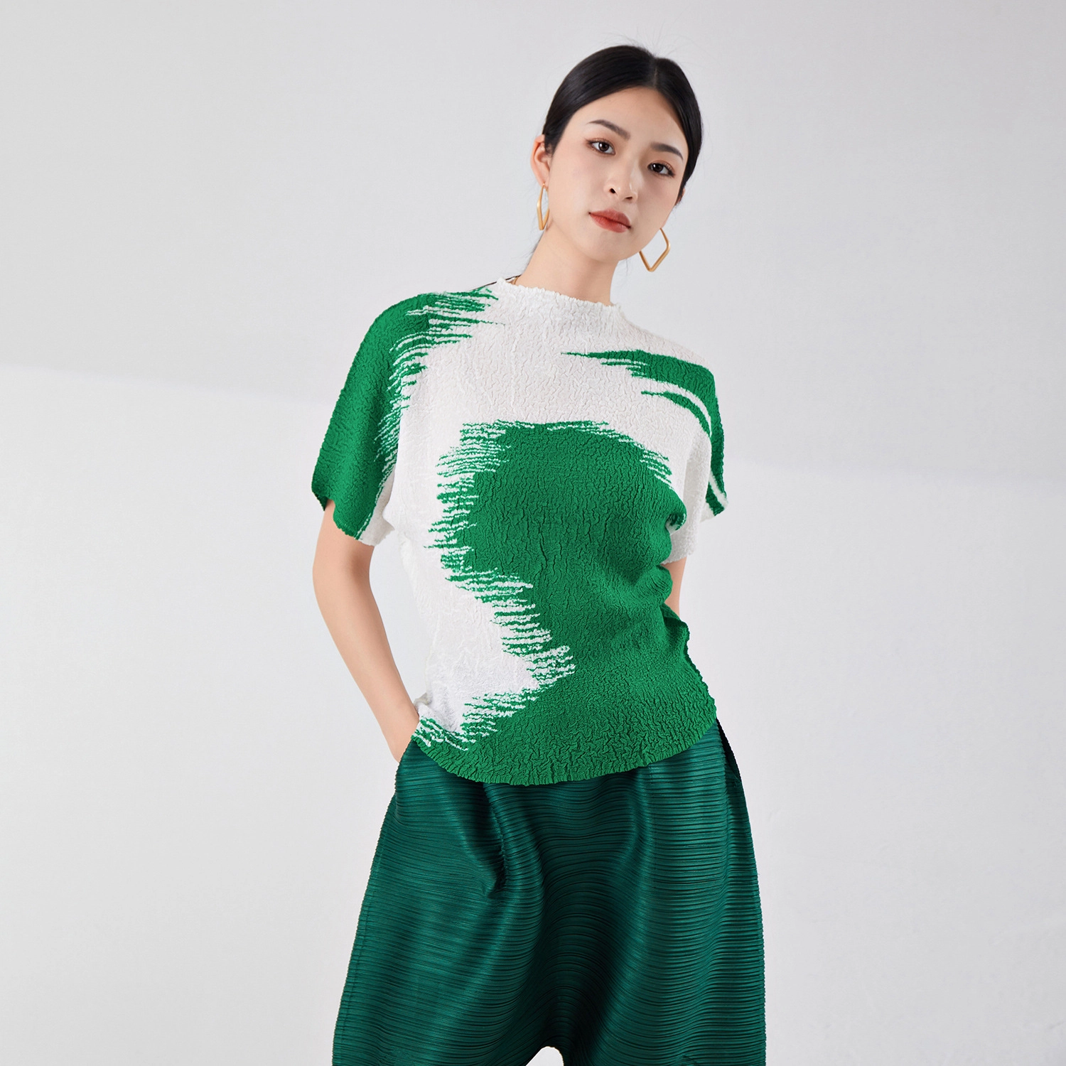 WEGE wege wege.ae wege.store shop e-commerce store online shopping UAE clothing store in UAE fashion sale today متجر اونلاين للتسوق للألبسة ويجي متجر ويجي ويجي امارات tops korean